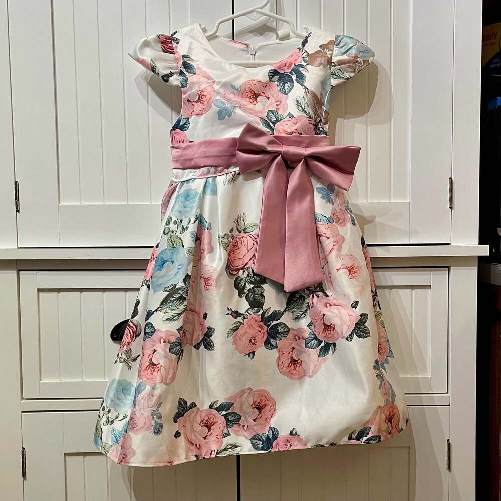 Hawee Girls Floral Short Sleeve Party Dress with Front Bow and Back Sash
